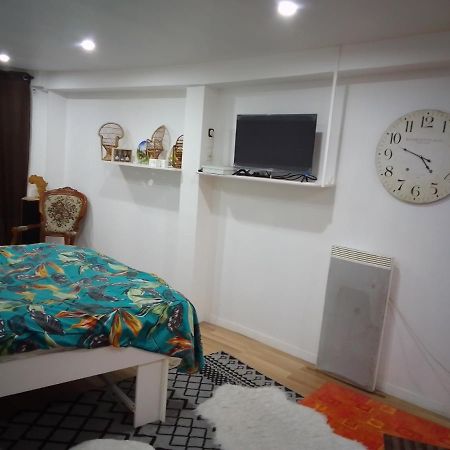 Chambre Chez L'Habitant Saint-Pierre-le-Moûtier エクステリア 写真