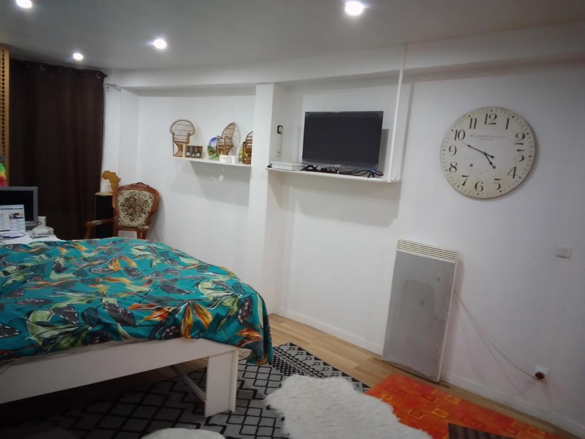 Chambre Chez L'Habitant Saint-Pierre-le-Moûtier エクステリア 写真